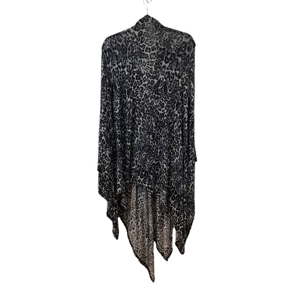 NWT Neli Hamilton Knits Animal Print Hacci Wrap Sz. OS - Picture 5 of 9